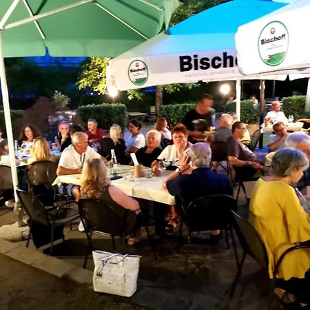Trattoria I Bodega Hotell Abbadia Lariana Exteriör bild