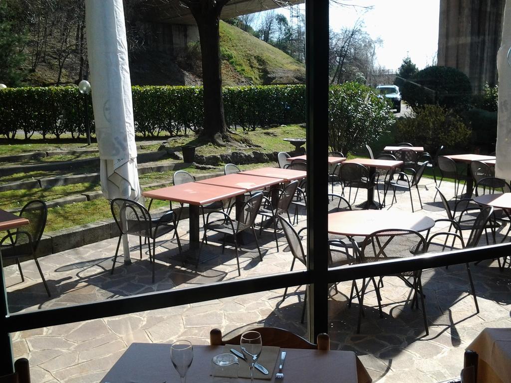 Trattoria I Bodega Hotell Abbadia Lariana Exteriör bild