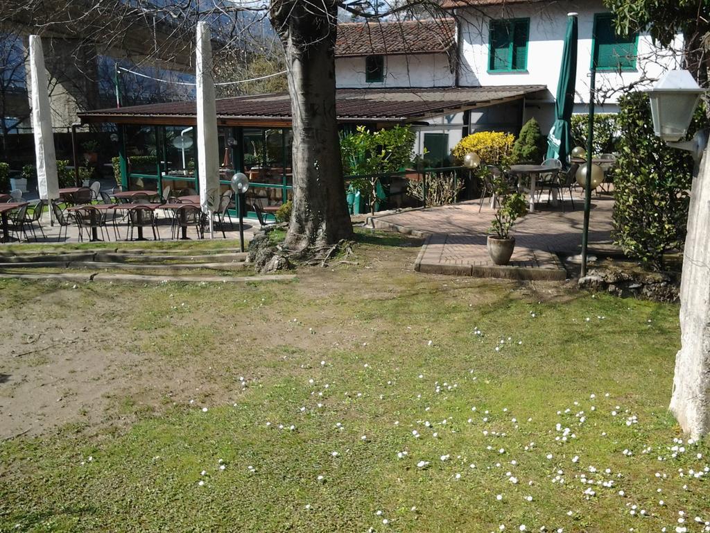 Trattoria I Bodega Hotell Abbadia Lariana Exteriör bild