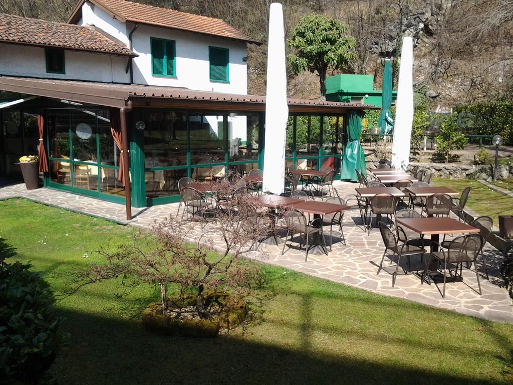 Trattoria I Bodega Hotell Abbadia Lariana Exteriör bild