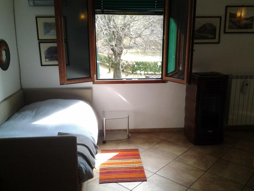 Trattoria I Bodega Hotell Abbadia Lariana Exteriör bild