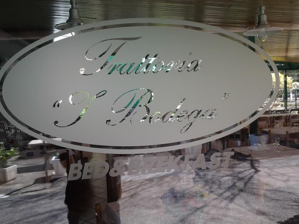 Trattoria I Bodega Hotell Abbadia Lariana Exteriör bild