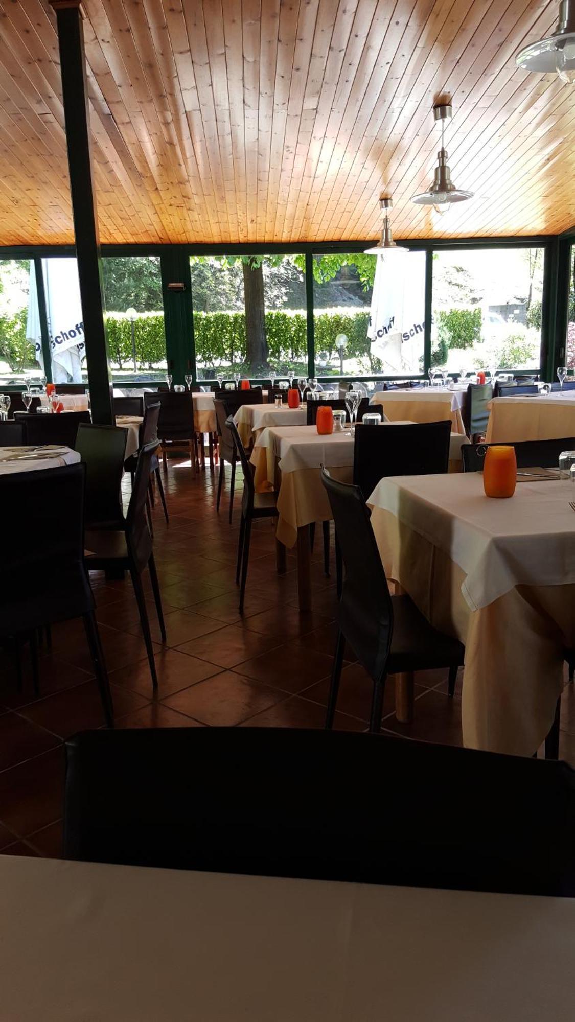Trattoria I Bodega Hotell Abbadia Lariana Exteriör bild