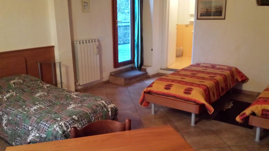 Trattoria I Bodega Hotell Abbadia Lariana Exteriör bild