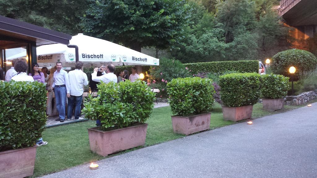 Trattoria I Bodega Hotell Abbadia Lariana Exteriör bild