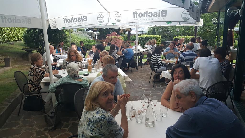 Trattoria I Bodega Hotell Abbadia Lariana Exteriör bild